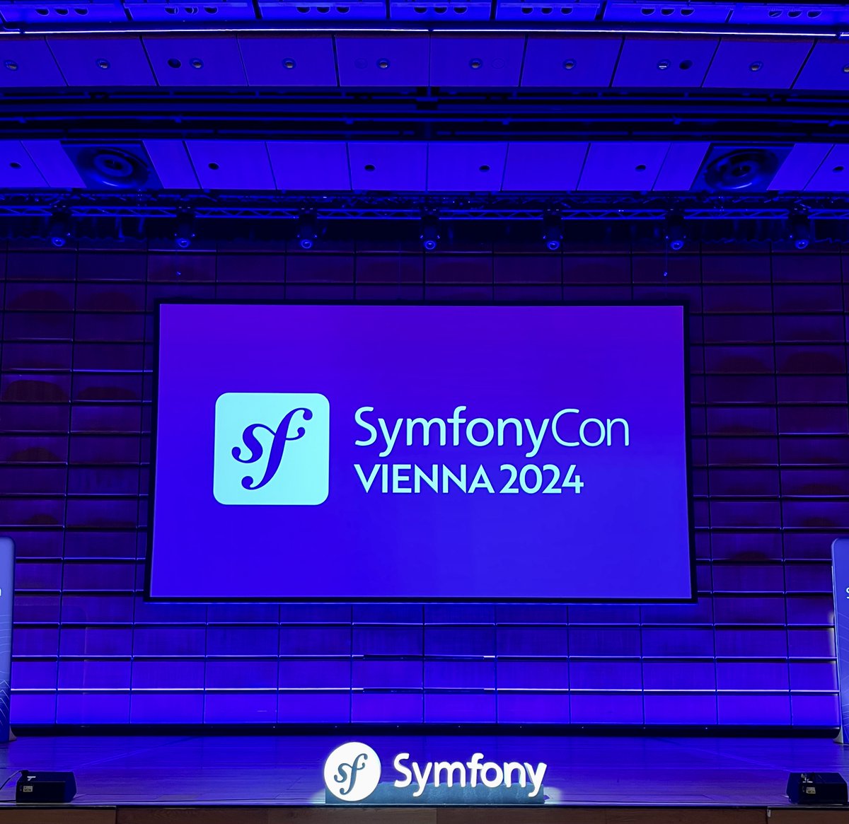 its_janosik's tweet image. 🎤 Attending SymfonyCon Vienna 2024 at the Austria Center Vienna!
Looking forward to connecting with fellow Symfony enthusiasts. Who else is joining? Let’s meet up and share insights! 🤝
#SymfonyCon #Vienna2024 #SymfonyCommunity #buildinpublic #indiemaker