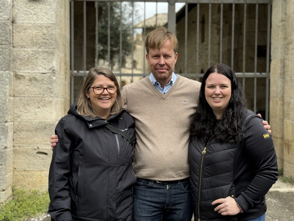 At the October elections in Italy, ENAJ elected a new board that included agricultural journalists from eight European countries. Five of them are reelected senators, but three are brand-new ENAJ management committee members. So let's meet them.

enaj.eu/new-enaj-board…