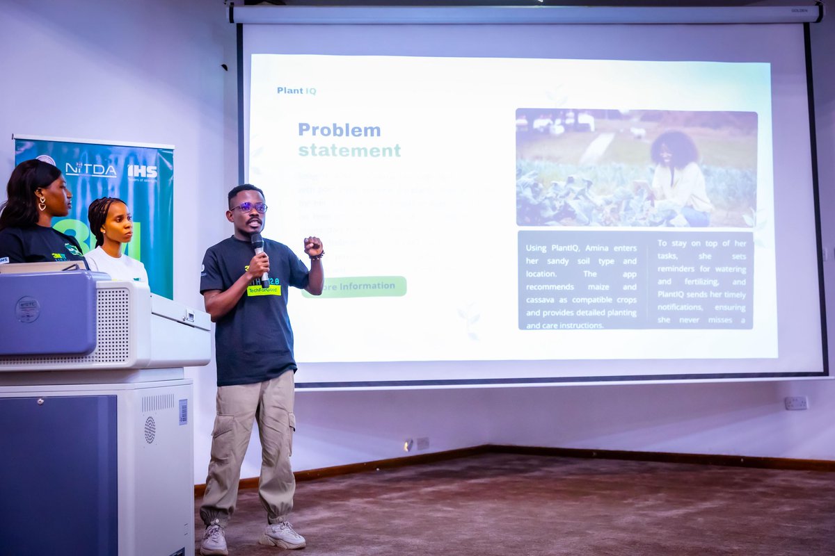 bosuntijani's tweet photo. The 3MTT Community Impact Summit in Abuja yesterday was an opportunity to celebrate the programme’s Cohort 2 graduating Fellows and highlight the milestones and impact of our Ministry’s @3MTTNigeria initiative on every day Nigerians. 

With over 60,000 Fellows enrolled for this Cohort, it is truly inspiring to experience the energy, drive, and ingenuity of these young people from diverse backgrounds coming together to learn new skills, network, and empower themselves while positively impacting their wider community. 

I look forward to seeing all our Fellows at the forefront of innovation and technology as we work to accelerate the growth of our digital economy. #NigerianExcellence
