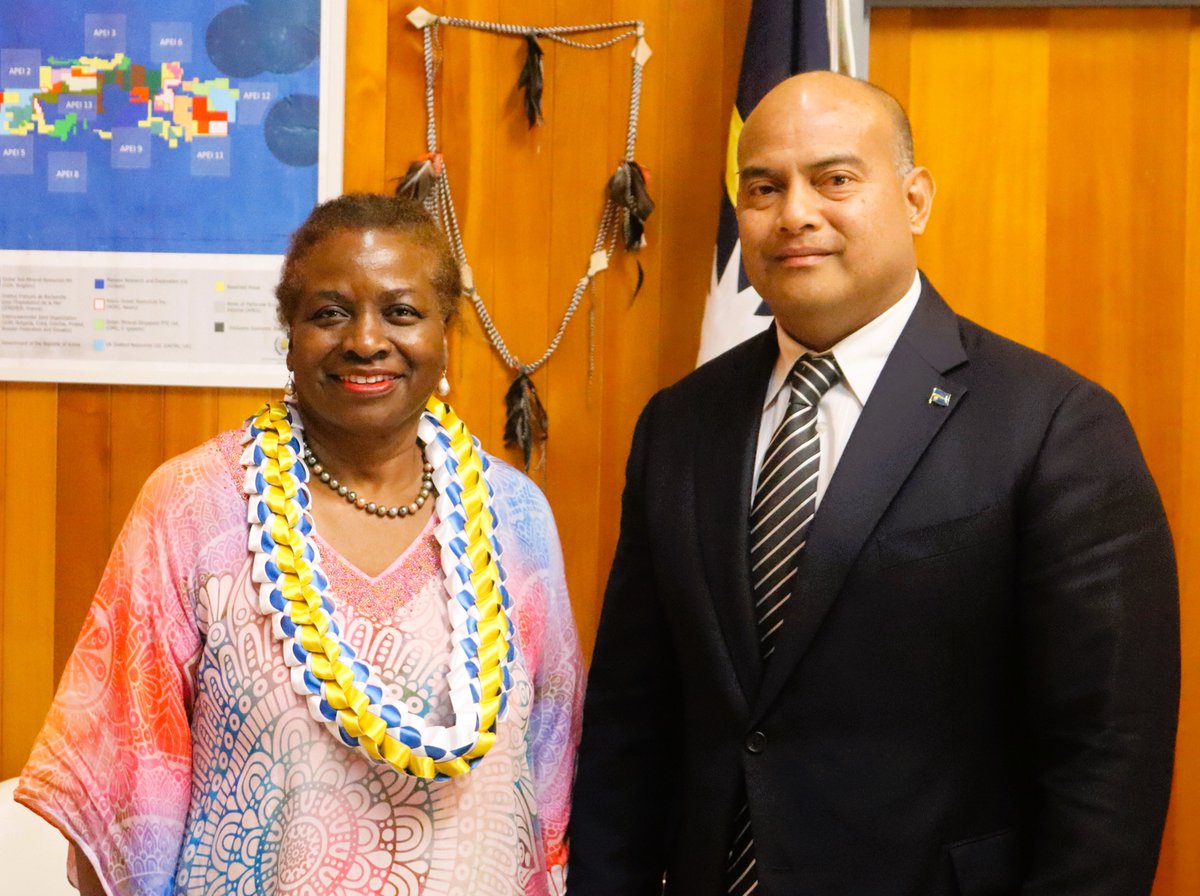 Delighted to meet with H.E. David Ranibok Waiau Adeang, President of the Republic of #Nauru.

<a href="/UNFPA/">UNFPA</a> established a presence in the country this year.

We thank Nauru for its leadership in highlighting the impacts of climate change and the unique needs of the #Pacific region.