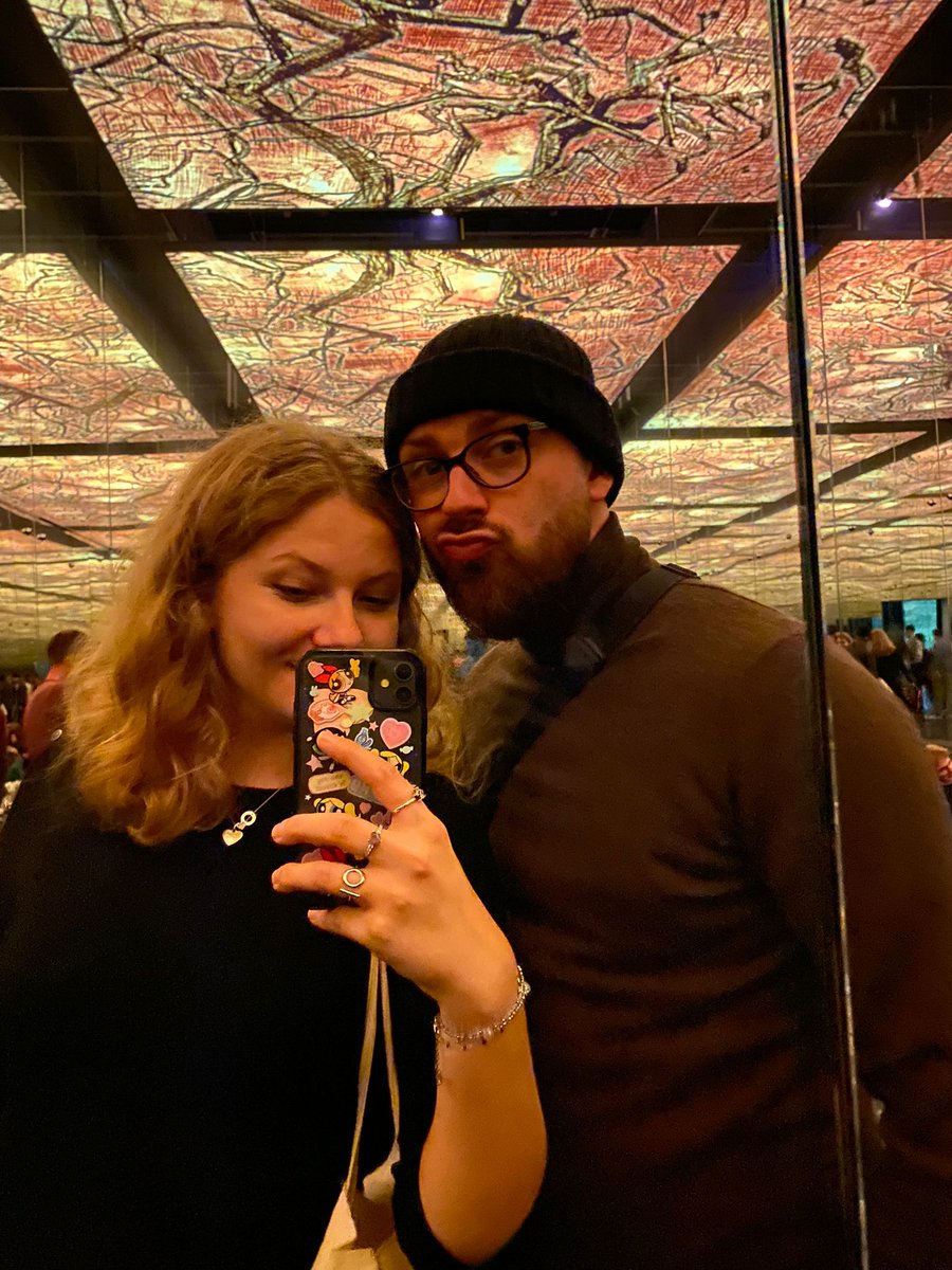 Sl0th_Boyy's tweet photo. Mirror selfie wrapped 2024 avec ma super meuf trop belle poutchoutchoutchoutchou @MaouImbert (Ouais c'est elle qui prend les photos je suis pas photographe oh) https://t.co/l5HUC9eY5h