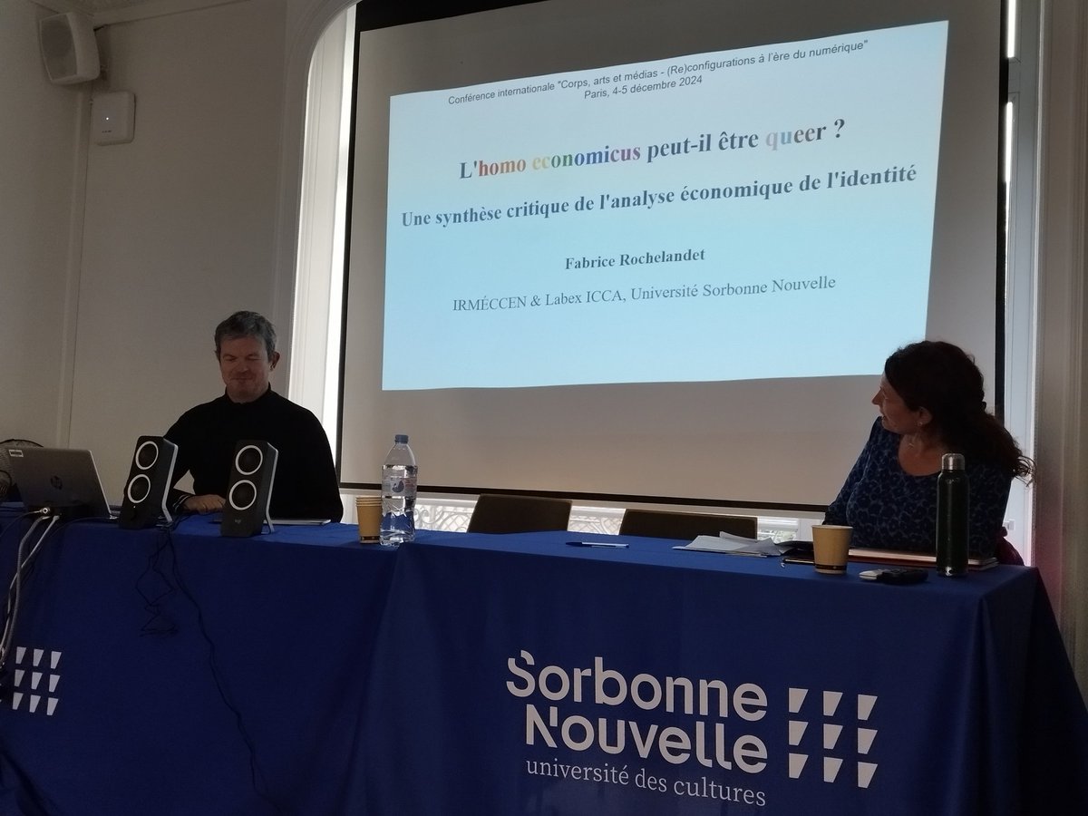 On reprend après le déjeuner avec le panel intitulé "Corps, identités et représentations à l'ère numérique"!