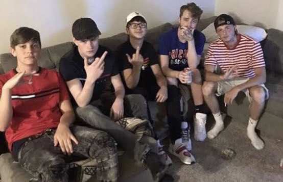 yomamamafat's tweet photo. @geese357 Me and the gang #onslime https://t.co/g9ImDnnPFF