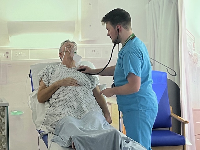 Todays subject for our Year 5 Medical Simulation sessions was Medicine. This particular scenario involved a patient who had been admitted with severe asthma symptoms. 

🫁🩺

#medicaleducation #simulationtraining