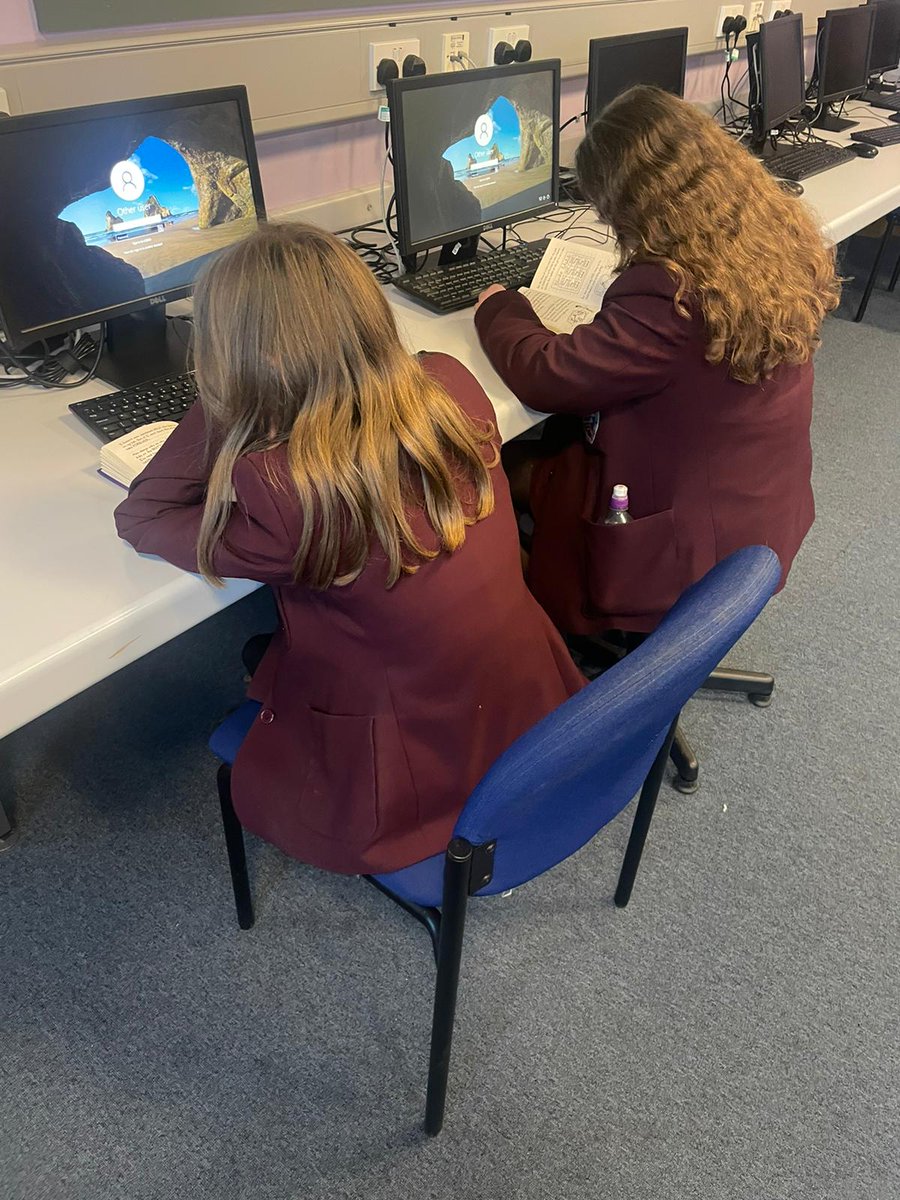 spxcollege's tweet photo. Another busy day at the Reading Hub! 📚 Don’t forget, we’re running a competition with prizes for the children who’ve read the most books! 🎉 📖. Huge thanks to Miss Mullen, our amazing student teacher, for all her help.🤗👏
@PrincipalPiusX @spxks3 @english_stpiusx https://t.co/1oz8s87Tjj