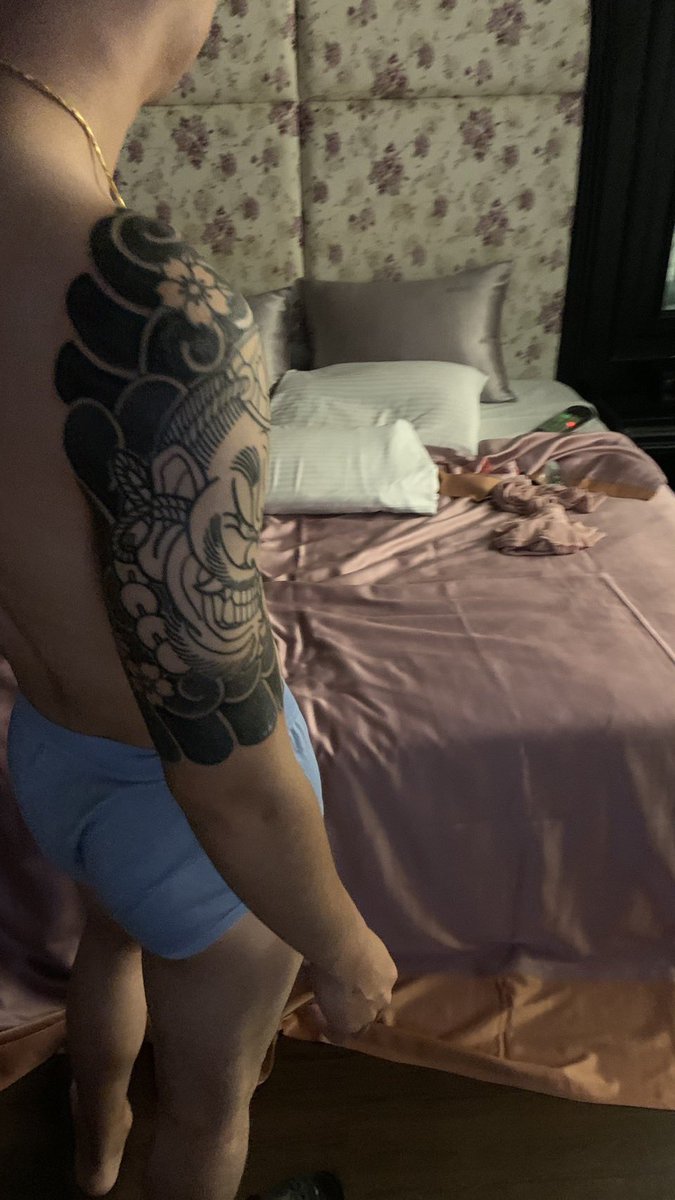 有墨水的真的比較乾脆
馬上傳臉🉑身材🉑棒棒🉑給我
不嘴砲 直接約我開 我就乖乖去了🥵

邊做還要我邊拍 做完也要拍
完全不扭捏   真的是真男人🤭
結束了 還一直要第二次 第三次
然後一直說好正🤭 我嘴巴說討厭
但很開心 愛鼠了

#台中 #喜歡就私 #傳照自介
#重感覺