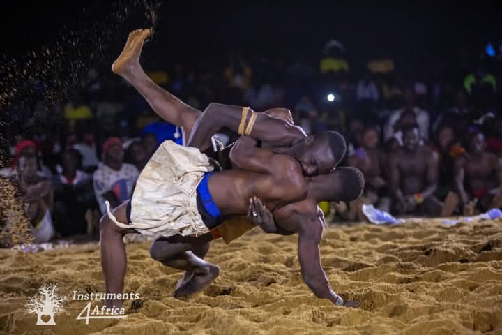 Si vous aimez la #lutte traditionnelle #Dogon, alors rendez-vous à #Ogobagna10  pour savourer ce #sport de plus en plus  apprécié par le public Maliens.
Qui sera le #Balamba de la 10ème Édition du #Festival Culturel #Ogobagna? #Bamako #Mali