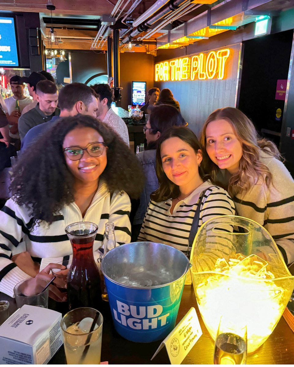 onelocalco's tweet photo. It's that time of year again 🎉

Our Canada &amp; US team recently got together in Toronto to celebrate the holiday vibes and all the awesome things we've accomplished this year.

🎯 Curious to learn more? Check out our open roles: https://t.co/Yuc8SlDjAR

#HappyHolidays #TeamOneLoca https://t.co/5tW5hUOKL4
