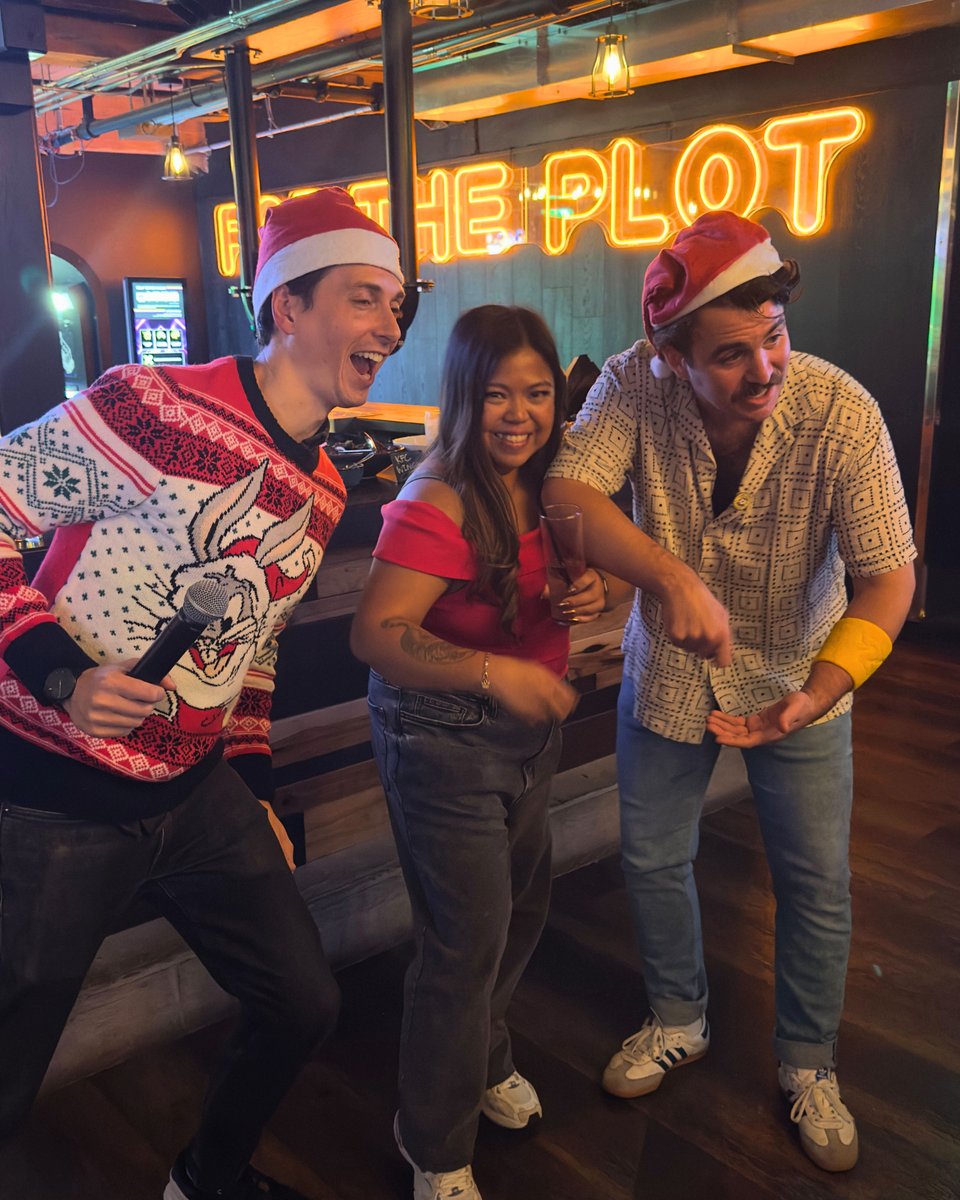 onelocalco's tweet photo. It's that time of year again 🎉

Our Canada &amp; US team recently got together in Toronto to celebrate the holiday vibes and all the awesome things we've accomplished this year.

🎯 Curious to learn more? Check out our open roles: https://t.co/Yuc8SlDjAR

#HappyHolidays #TeamOneLoca https://t.co/5tW5hUOKL4
