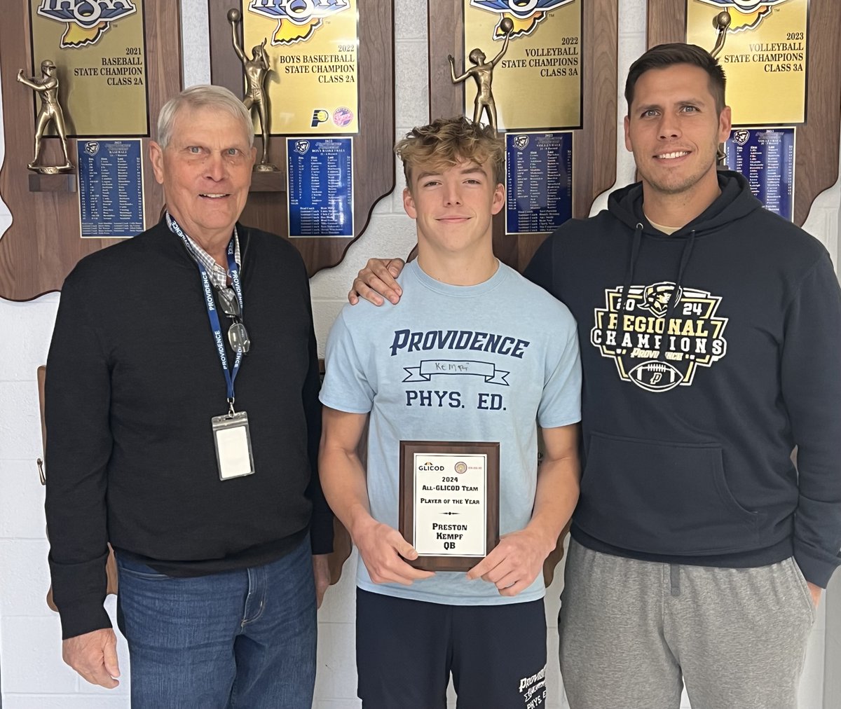 GLICOD (@glicod) on Twitter photo Preston Kempf <a href="/_Prestonk_1/">Preston Marshall Kempf</a>, QB of Ind. 1A champions <a href="/ProvidenceAD/">Providence Athletics</a>, receives his award as 2024 all-GLICOD Southern Indiana Football Player of the Year, joined by <a href="/glicod/">GLICOD</a> analyst Jim Kaczmarek (left) and Pioneers head coach Daniel McDonald <a href="/Coach_DMcDonald/">Daniel McDonald</a> (right) Preston Kempf <a href="/_Prestonk_1/">Preston Marshall Kempf</a>, QB of Ind. 1A champions <a href="/ProvidenceAD/">Providence Athletics</a>, receives his award as 2024 all-GLICOD Southern Indiana Football Player of the Year, joined by <a href="/glicod/">GLICOD</a> analyst Jim Kaczmarek (left) and Pioneers head coach Daniel McDonald <a href="/Coach_DMcDonald/">Daniel McDonald</a> (right)