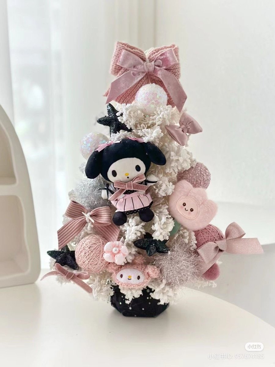 piinkimi_'s tweet photo. my melody christmas trees https://t.co/MoIKP0Wc7P