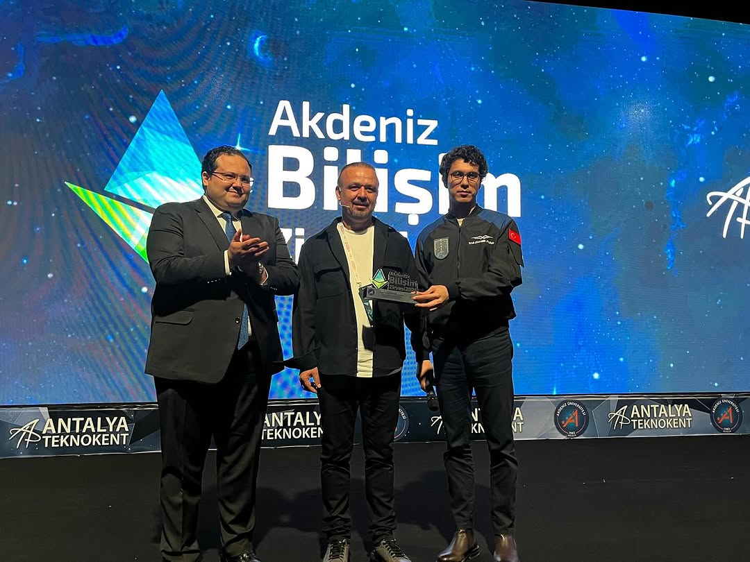 akinsoftyazilim's tweet image. AKINSOFT ve AKINROBOTICS Yönetim Kurulu Başkanımız Dr. Özgür AKIN, Akdeniz Bilişim Zirvesi’nde teknoloji ve inovasyon tutkunlarıyla bir araya geldi.
@ABZirvesi @Ateknokent @DrOzgurAkin
#akinsoft #akinrobotics #AkdenizBilişimZirvesi #ABZ2024