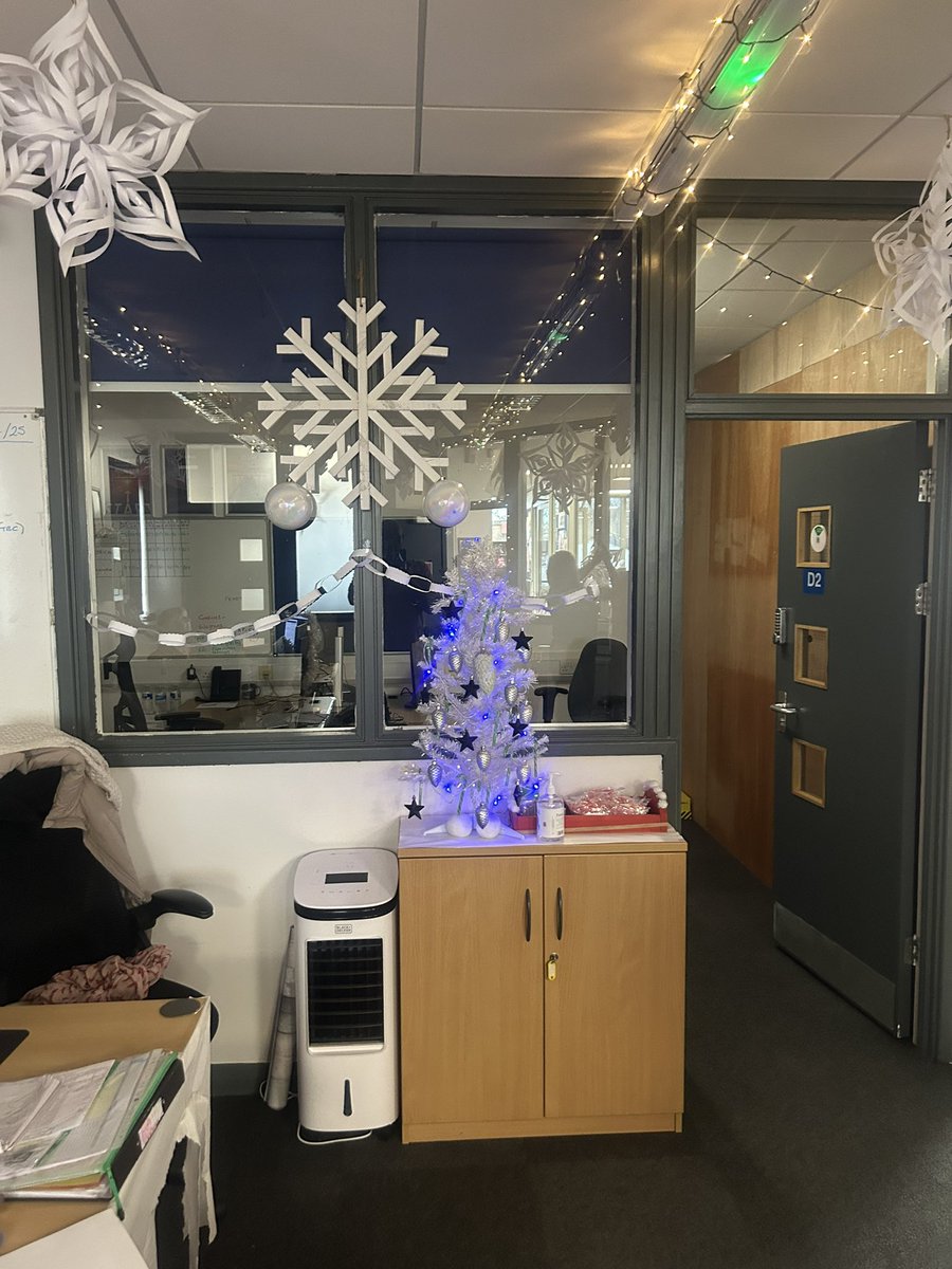 raypower39's tweet photo. Christmas at holly hill https://t.co/Mtx7nF2PBs