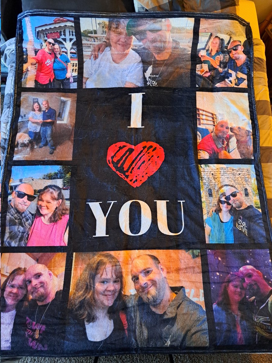 kep_vince's tweet photo. Vinny Mac's Early #Christmas #gift from his girlfriend "Laura." #Memories on a #blanket #Christmas2024 #LoveStory #lovelife #lovewins #amen https://t.co/UbOtudITGz