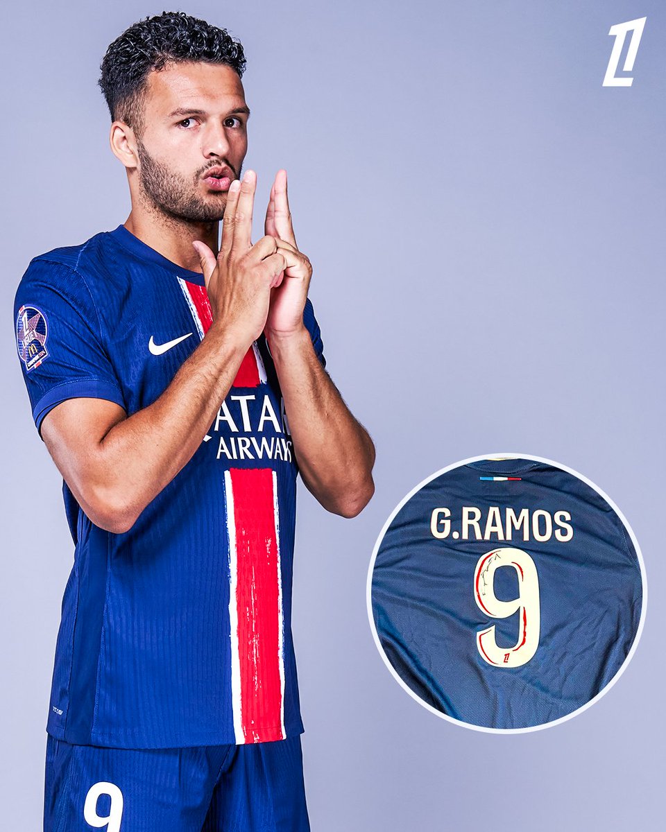 Ligue 1 Português (@ligue1_por) on Twitter photo GANHE UMA CAMISOLA DO GONÇALO RAMOS! 🇵🇹
O pistoleiro voltou e por isso nós vamos presentear uma camisola AUTOGRAFADA dele! 👕
Para concorrer:
➡️ Seguir <a href="/Ligue1_POR/">Ligue 1 Português</a>
➡️ Curtir e dar RT nesse post
➡️ Marcar um amigo nos comentários
O resultado será anunciado no dia 10/12. Boa GANHE UMA CAMISOLA DO GONÇALO RAMOS! 🇵🇹
O pistoleiro voltou e por isso nós vamos presentear uma camisola AUTOGRAFADA dele! 👕
Para concorrer:
➡️ Seguir <a href="/Ligue1_POR/">Ligue 1 Português</a>
➡️ Curtir e dar RT nesse post
➡️ Marcar um amigo nos comentários
O resultado será anunciado no dia 10/12. Boa