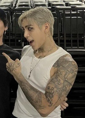 mito_is_real's tweet image. christian could be in the blurriest, grainiest picture imaginable, and his eyebrows would still be serving precision and perfection (i’m so jealous)