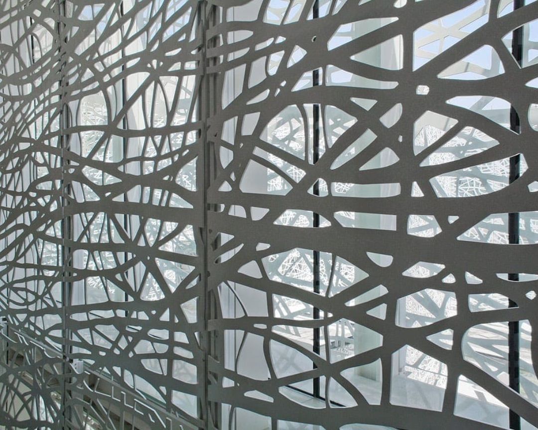 azahner's tweet photo. The Art Wall at Doha University showcases painted aluminum panels and substructures that were engineered and manufactured by Zahner in Kansas City. Learn more: https://t.co/KqKxAUSl9z #zahner #dohaartwall #architecture #architecturaldesign #architecturalinnovation #customcolumns https://t.co/ulTLKKGw7U