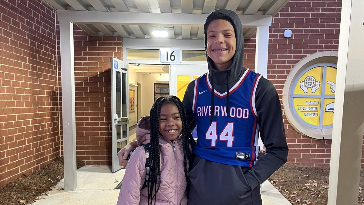 RICSAthletics's tweet photo. Gotta love an early morning message from Coach Jenkins in the @EaglesHfe carpool line! 

“Can’t stop, won’t stop. 20 degree temperatures didn’t stop us from helping the HFE carpool this morning. Always good to see our future Raiders.” 

@FCS_HFE_AP @rwrbasketball https://t.co/HJHELC6sUb
