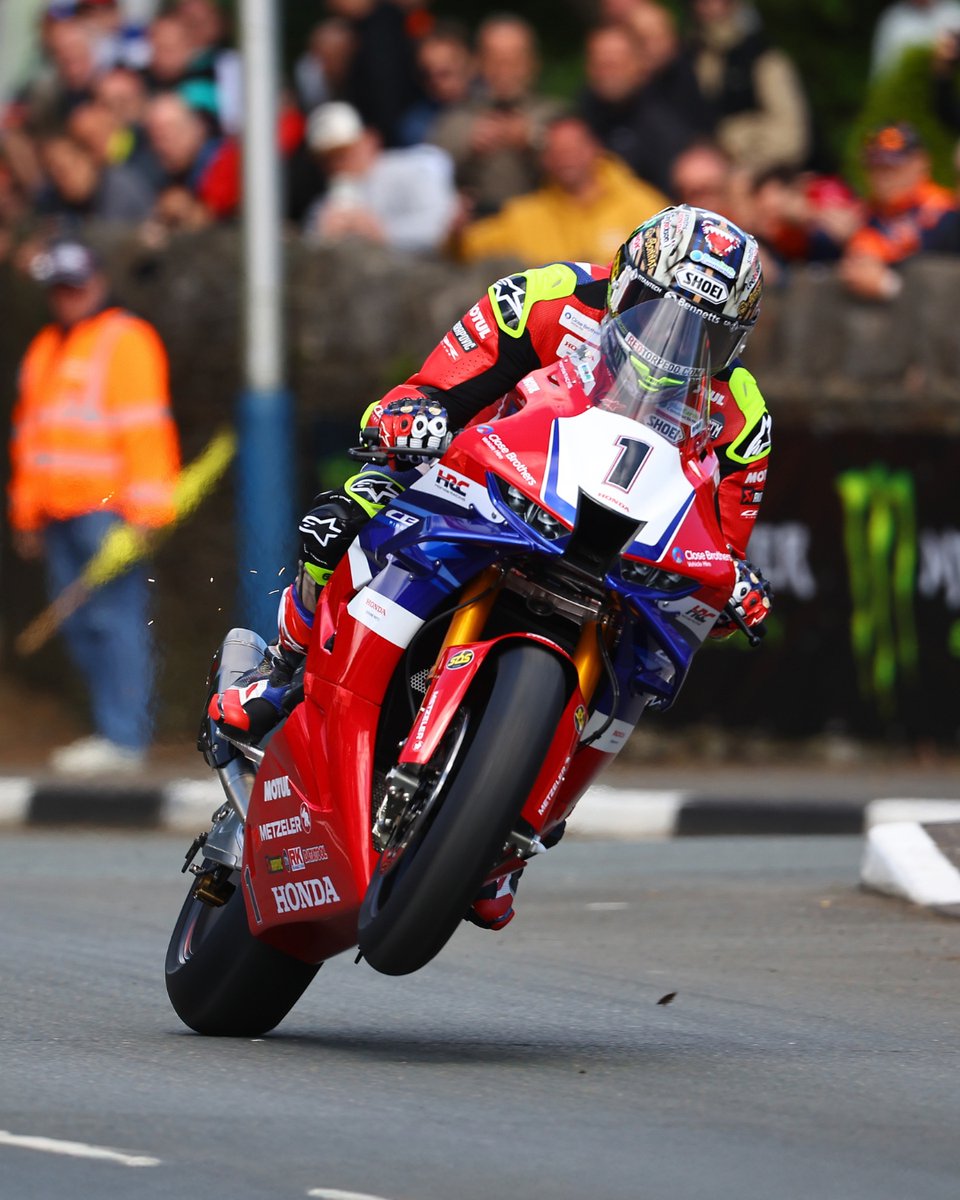Motorcycle Live (@motorcyclelive) on Twitter photo The ultimate TT weekend - sorted ✅
Thanks to Honda you can have a VIP weekend at the 2025 <a href="/ttracesofficial/">Isle of Man TT Races</a> including start line grandstand passes, VIP trackside hospitality, a tour of the Honda garage and more!
Enter today: brnw.ch/21wPeQ5
#MCL24 #Honda <a href="/HondaRacingUK/">Honda Racing UK</a> The ultimate TT weekend - sorted ✅
Thanks to Honda you can have a VIP weekend at the 2025 <a href="/ttracesofficial/">Isle of Man TT Races</a> including start line grandstand passes, VIP trackside hospitality, a tour of the Honda garage and more!
Enter today: brnw.ch/21wPeQ5
#MCL24 #Honda <a href="/HondaRacingUK/">Honda Racing UK</a>