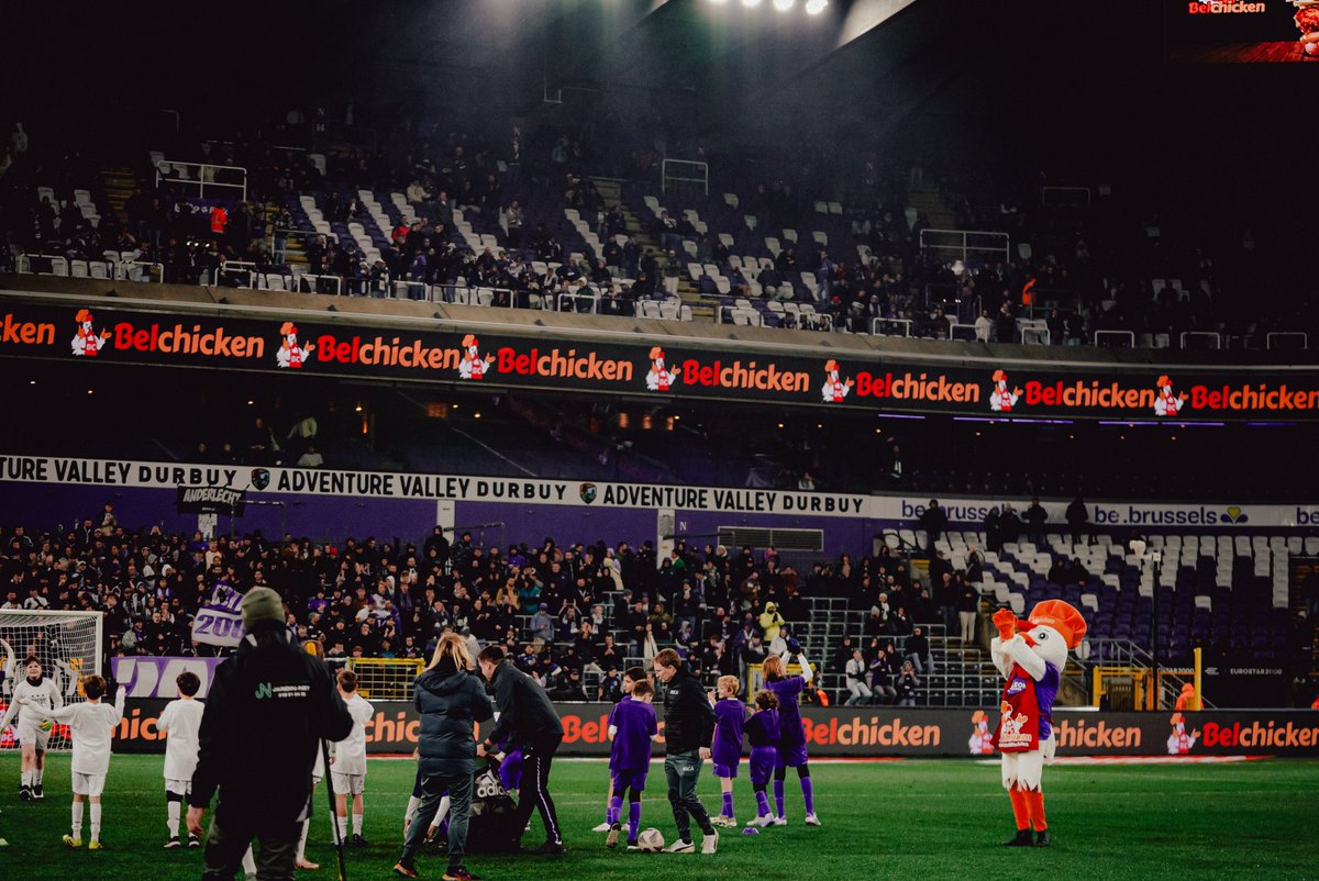 belchicken's tweet photo. Congrats on the big win yesterday! RSC Anderlecht 🟣⚪️

Hundreds of fans took photos with our mascot! 🍗🍗 Thank you for the love! 💜

We have big surprises for Anderlecht fans very soon! 💜

#belchicken #rsca #anderlecht https://t.co/D3vQ4X5ia2