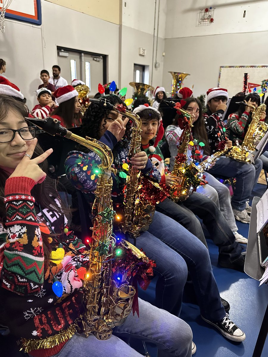 AustinMSBand's tweet photo. @irvingisd @JohnRGood @IISDFineArts @FineArts_AMS @Austin_Broncos #saddleup #amspower #igniteirvingisd #myirvingisd https://t.co/UPXYOp0J3f
