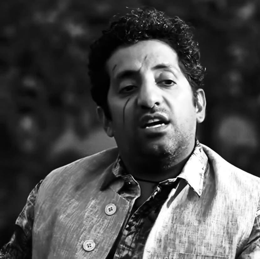 भावुक आदमी जब पत्थर होता है 
पत्थर से भी ज़्यादा पत्थर होता है..!❤️

#lifeafterlockup