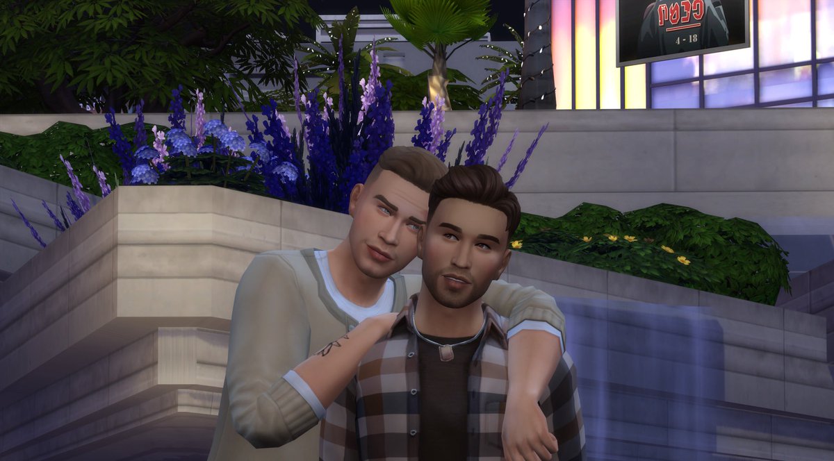 Jaybee772's tweet photo. @buckmyluck These are my sims, they need to let Eddie have a beard 💀 https://t.co/ifKYWbAbwO