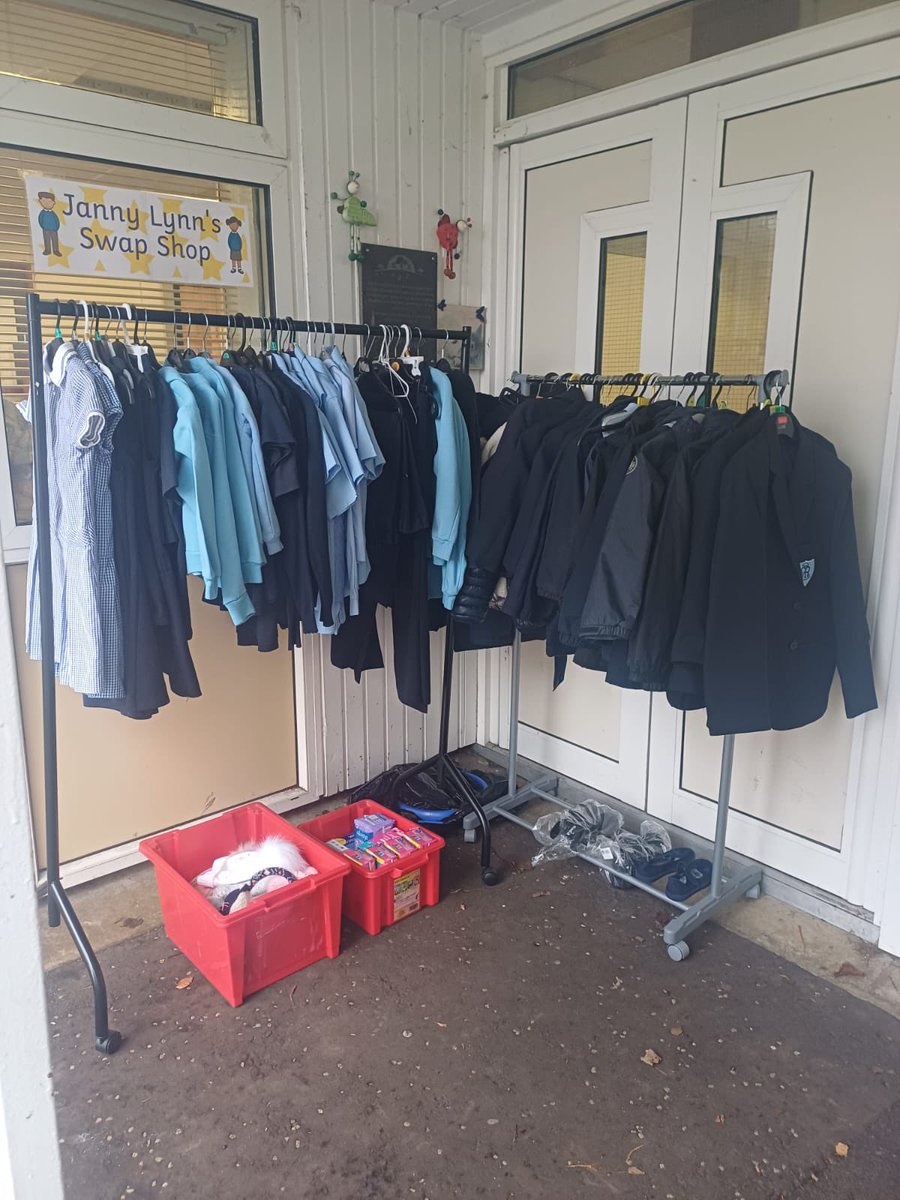 👀 The Janny Lynn Swap Shop 👀

Looking for spare uniform or a winter jacket? Each day from 8:45am and 2:45pm, The Janny Lynn Swap Shop is available and free, just outside the office doors.