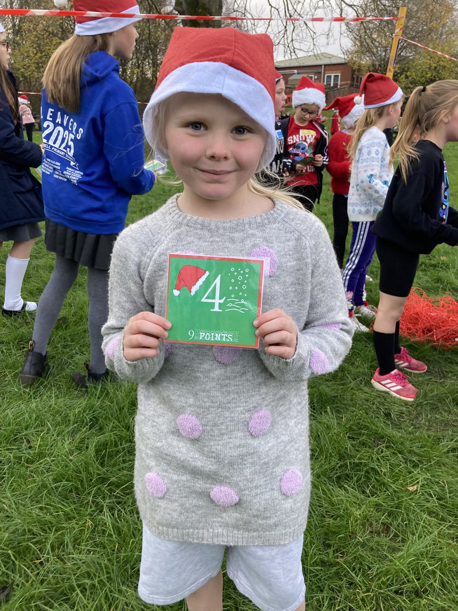 SpringwoodPE's tweet photo. Brilliant afternoon for the year 3/4 Santa Dash at Birdwell Primary. Children were fantastic. Huge thank you to Santa and Mrs Claus for organising an amazing event #SpringwoodPE https://t.co/WnsoRNY287