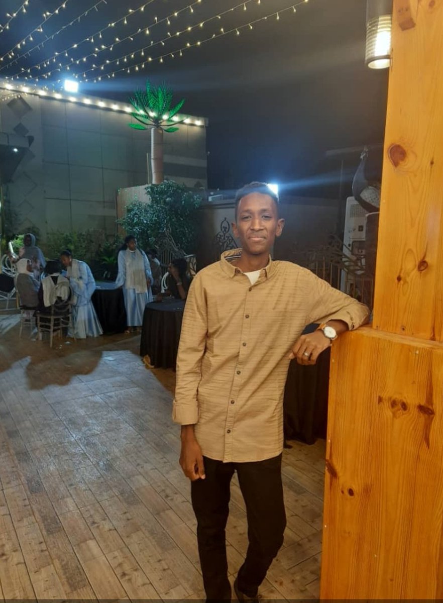 اللهم اغفر له وارحمه، وعافه واعف عنه، وأكرم نزله، ووسع مدخله، واغسله بالماء والثلج والبرد، ونقه من الخطايا كما يُنقى الثوب الأبيض من الدنس. اللهم اجعل قبره روضة من رياض الجنة، ولا تجعله حفرة من حفر النار. اللهم ارحمنا إذا صرنا إلى ما صار إليه، برحمتك يا أرحم الراحمين.