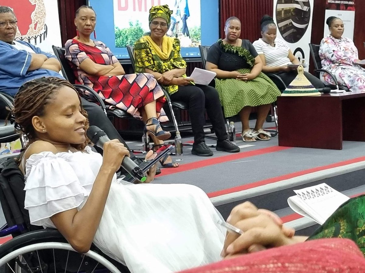 PukuBooks's tweet image. 💃🏾🙌🏾 So we did a thing the other day at Puku. Within 1 year, we produced and launched not 1 but 2 lists:
The Catalogue of 100 Recommended Books for Young Children in Sesotho!
And another in Setswana.
Halala partners, halala!
#OurLanguages
#MoreBooks

puku.co.za/catalogues/