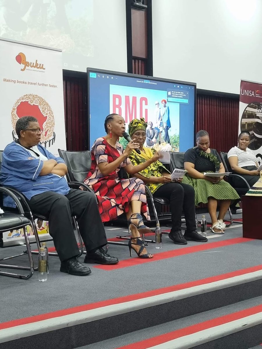 PukuBooks's tweet image. 💃🏾🙌🏾 So we did a thing the other day at Puku. Within 1 year, we produced and launched not 1 but 2 lists:
The Catalogue of 100 Recommended Books for Young Children in Sesotho!
And another in Setswana.
Halala partners, halala!
#OurLanguages
#MoreBooks

puku.co.za/catalogues/