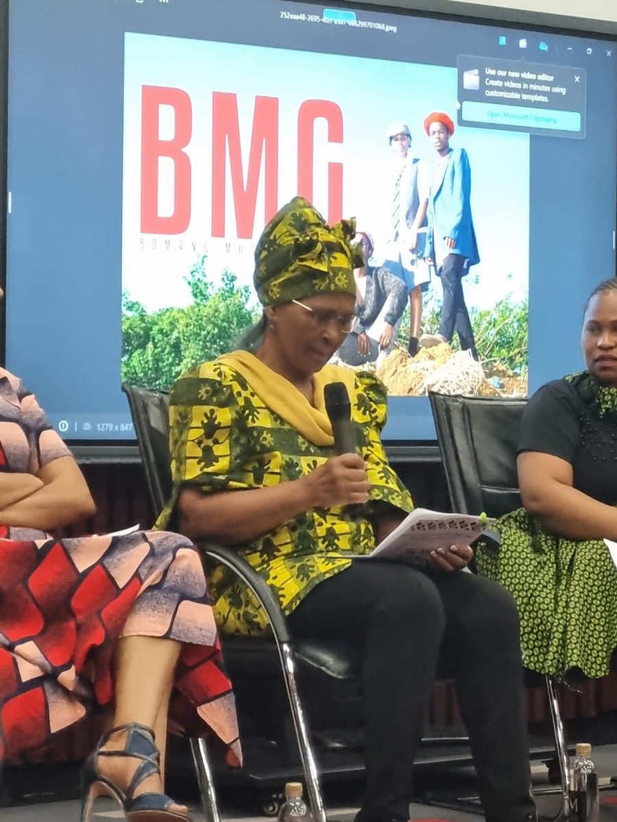 PukuBooks's tweet image. 💃🏾🙌🏾 So we did a thing the other day at Puku. Within 1 year, we produced and launched not 1 but 2 lists:
The Catalogue of 100 Recommended Books for Young Children in Sesotho!
And another in Setswana.
Halala partners, halala!
#OurLanguages
#MoreBooks

puku.co.za/catalogues/