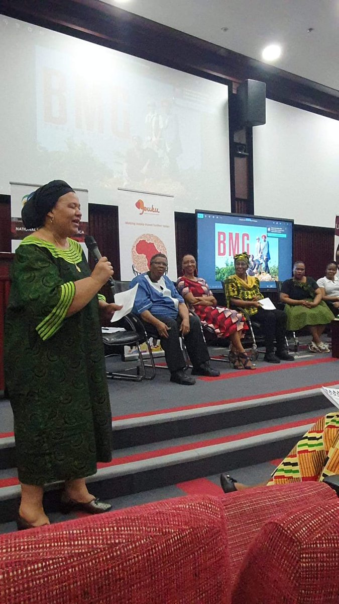 PukuBooks's tweet image. 💃🏾🙌🏾 So we did a thing the other day at Puku. Within 1 year, we produced and launched not 1 but 2 lists:
The Catalogue of 100 Recommended Books for Young Children in Sesotho!
And another in Setswana.
Halala partners, halala!
#OurLanguages
#MoreBooks

puku.co.za/catalogues/