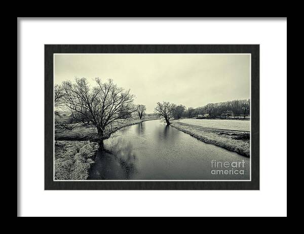 TLawren37609829's tweet photo. North western #NewJersey and a winter view of the beautiful Wallkill River on a rainy day.
Prints available here: https://t.co/qW1fQK6DPz
#northwesternnewjersey #landscapephotography #wallkillriver #winterday #BuyIntoArt #travel #sussexcounty https://t.co/v19k9BMrHy