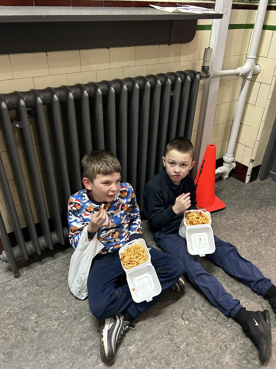 MissKennedyIbrox tweet media