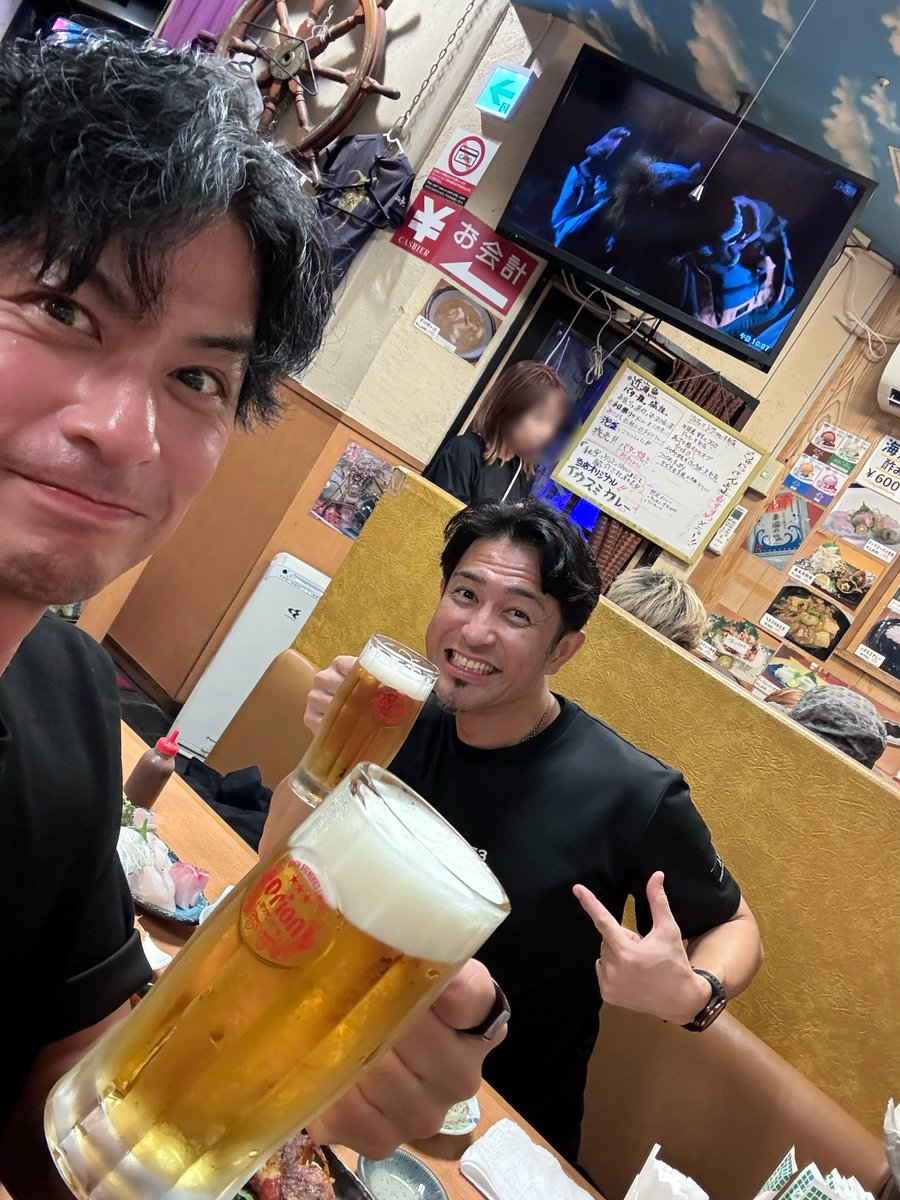 ShindoGaku's tweet photo. 濃い顔ブラザーズの
幸三兄貴とオリオン
人間界で憧れる人間
嬉しすぎる沖縄の宵

#新垣幸三 https://t.co/0W4BBH2uoc