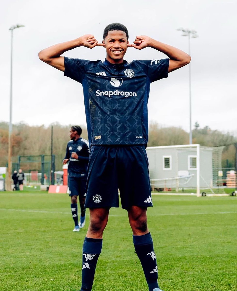 StatmanDave's tweet photo. Chido Obi-Martin has averaged a goal every 45 minutes across his U18 Premier League career to date. He is already, despite only turning seventeen last month, the tournament’s top goalscorer.

United have something special on their hands. 💫 https://t.co/ShtG7KMYL6