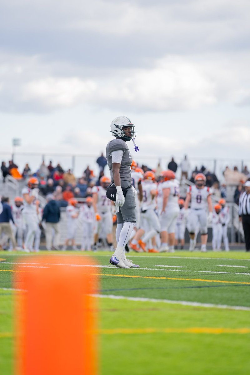 Mekhi Davis (@khi2tuff) on Twitter photo Im blessed to be named 2nd team All region DB and 2nd team All region kick returner.Big thank you to my coaches and teammates #AGTG <a href="/RHSBears_FB/">Riverbend Football</a> <a href="/CoachJSharon/">Coach Sharon</a> <a href="/wft3coach/">Billy Thomas</a> <a href="/RocCarmichael/">Roc Carmichael</a> <a href="/Spotlight39_Pod/">SPOTLIGHT 39</a> <a href="/247Sports/">247Sports</a> <a href="/RocCarmichael/">Roc Carmichael</a> <a href="/PrepRedzoneVA/">Prep Redzone Virginia</a> <a href="/MorganStCoach/">Damon Wilson</a> <a href="/MemphisFB/">Memphis Football</a> Im blessed to be named 2nd team All region DB and 2nd team All region kick returner.Big thank you to my coaches and teammates #AGTG <a href="/RHSBears_FB/">Riverbend Football</a> <a href="/CoachJSharon/">Coach Sharon</a> <a href="/wft3coach/">Billy Thomas</a> <a href="/RocCarmichael/">Roc Carmichael</a> <a href="/Spotlight39_Pod/">SPOTLIGHT 39</a> <a href="/247Sports/">247Sports</a> <a href="/RocCarmichael/">Roc Carmichael</a> <a href="/PrepRedzoneVA/">Prep Redzone Virginia</a> <a href="/MorganStCoach/">Damon Wilson</a> <a href="/MemphisFB/">Memphis Football</a>