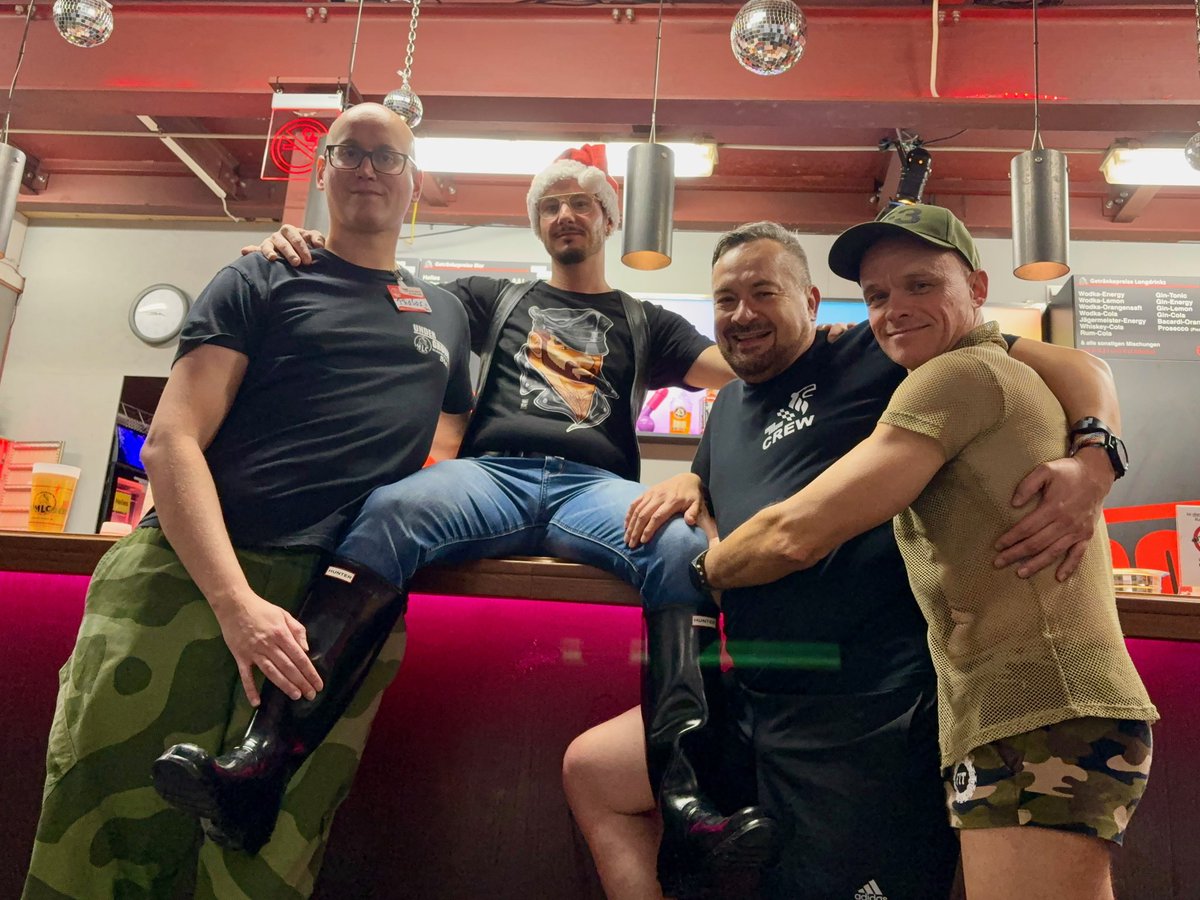 Wir stellen die Stiefel nicht raus, wir lassen sie an. Dafür ist der Sack voll. Die Nikoläuse und Krampusse warten auf euch.