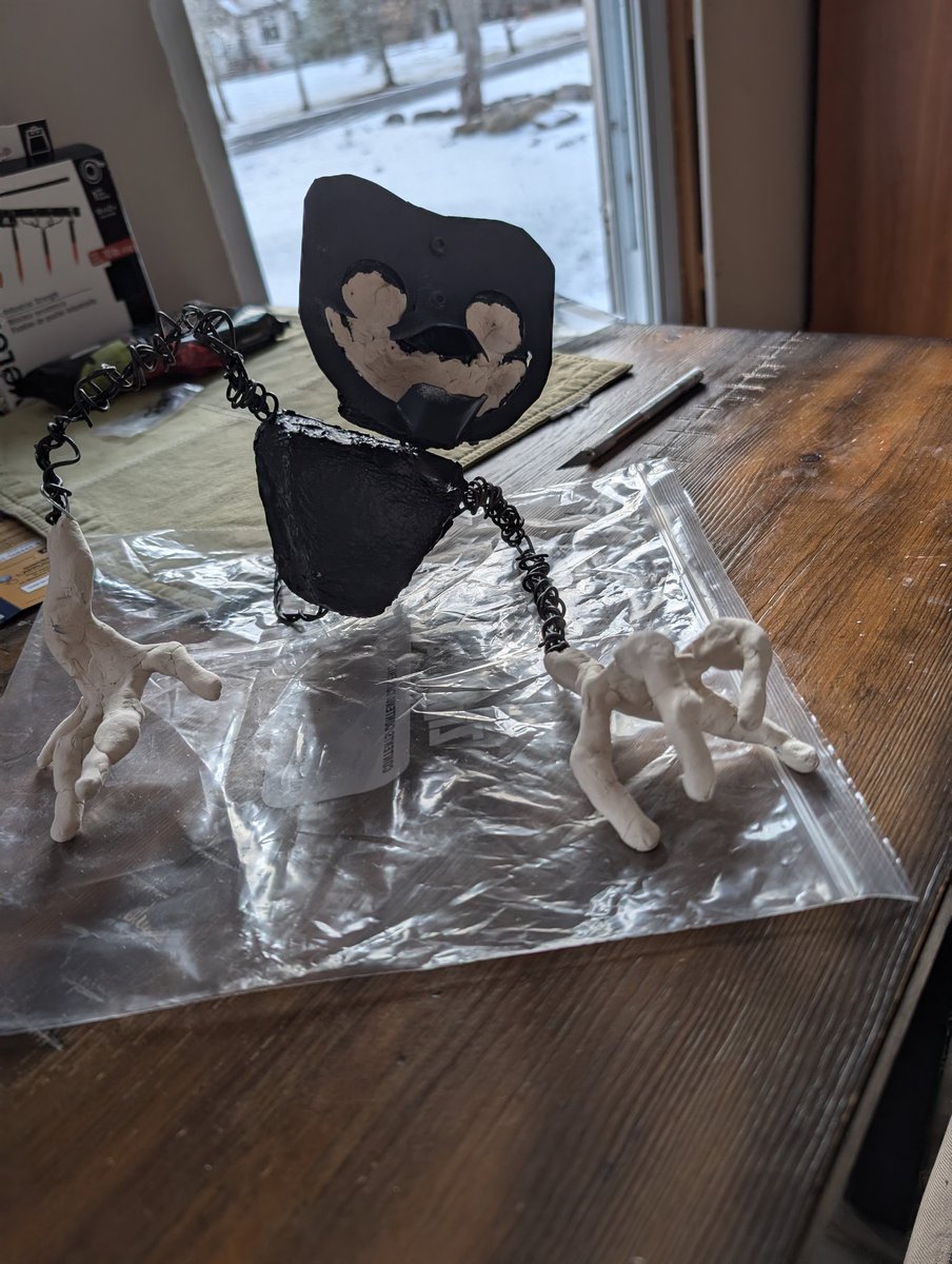 GlamR_Chica's tweet photo. Partie 2.
#Fnaf #FnafOc #Oc #ptitOmbre #sculpture #Art #ScaryShit #Projet https://t.co/pTsHTMbuxN