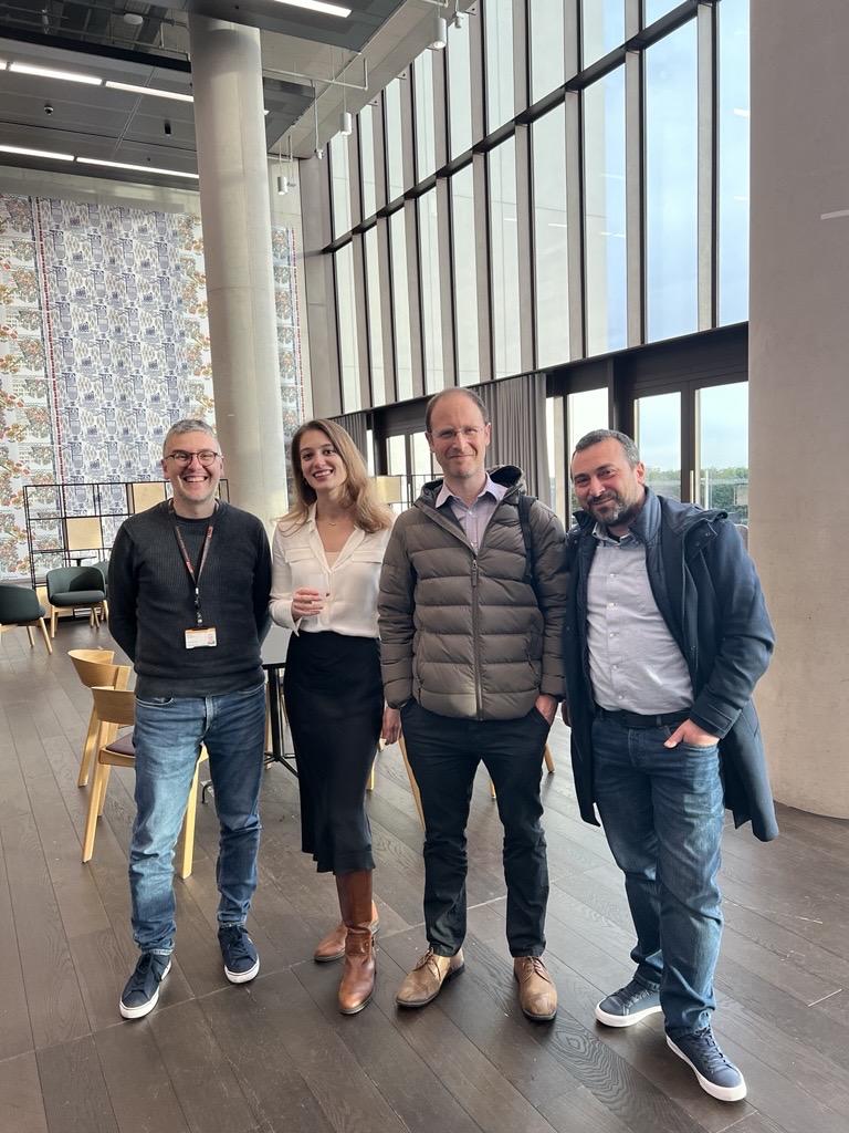 Congratulations Dr Ariane <a href="/ArianeMattana/">Ariane Mattana</a> for having successfully passed your Viva! <a href="/UCLChemistry/">UCL Chemistry</a>