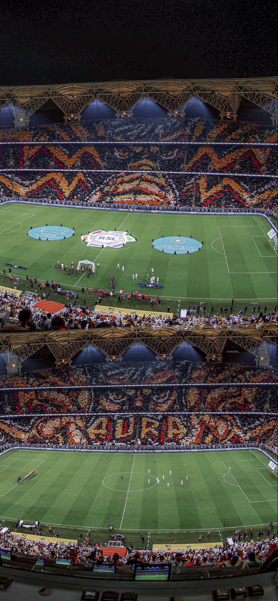 aawada9's tweet photo. هذا المدرج في صدارة الدوري مبروووك لكل محبين العميد🖤🔥💛 https://t.co/HvfMacwEBM