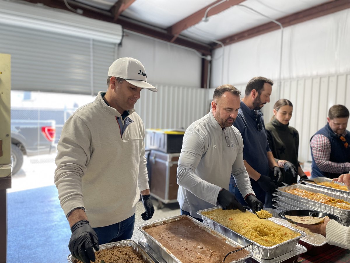 HuntonServices's tweet photo. 10th Annual Team Cinco Luncheon 🍴

A big thank you to Team Cinco—Tom, Cliff, Colin &amp; Brennan—for serving lunch as a token of appreciation for all the hard work our team does every day. Here's to 10 years of gratitude &amp; teamwork! 💪 https://t.co/Ea5OWYWLWB