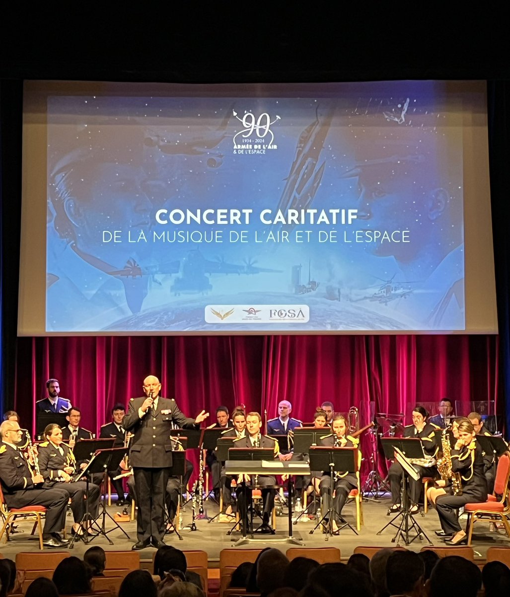 JF_FuretCoste's tweet image. 🎺 Concert caritatif de la Musique de l’Air et de l’Espace hier soir à l’École militaire, organisé par le @CEM_AAE au profit de la Fondation des œuvres sociales de l’Air #fosa et de la #FondationAilesdeFrance. Un pur bonheur jazzy !