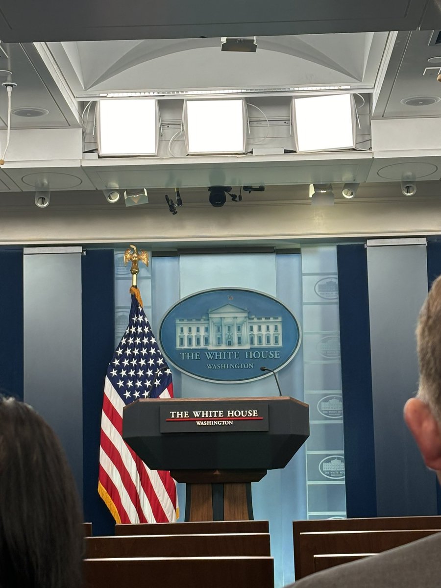 emmarichman_'s tweet photo. I’m in the James S. Brady Press Briefing Room at the White House waiting for today’s briefing by @PressSec to begin.

I’ll be live tweeting updates here for @medillonthehill: https://t.co/rruqO1mgTc