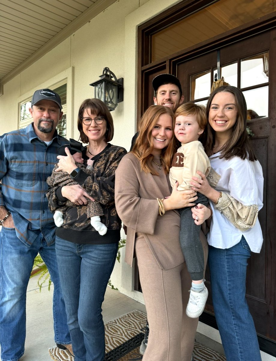 CassieCohu's tweet photo. Happy Birthday to the best dad!! Our family is beyond blessed! We love you so much! @EricCohu https://t.co/CSMivmKFo0