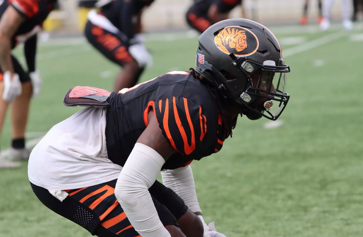 Blessed to receive a offer from East Central University 🧡 <a href="/CoachIngramECU/">Michael Ingram</a>