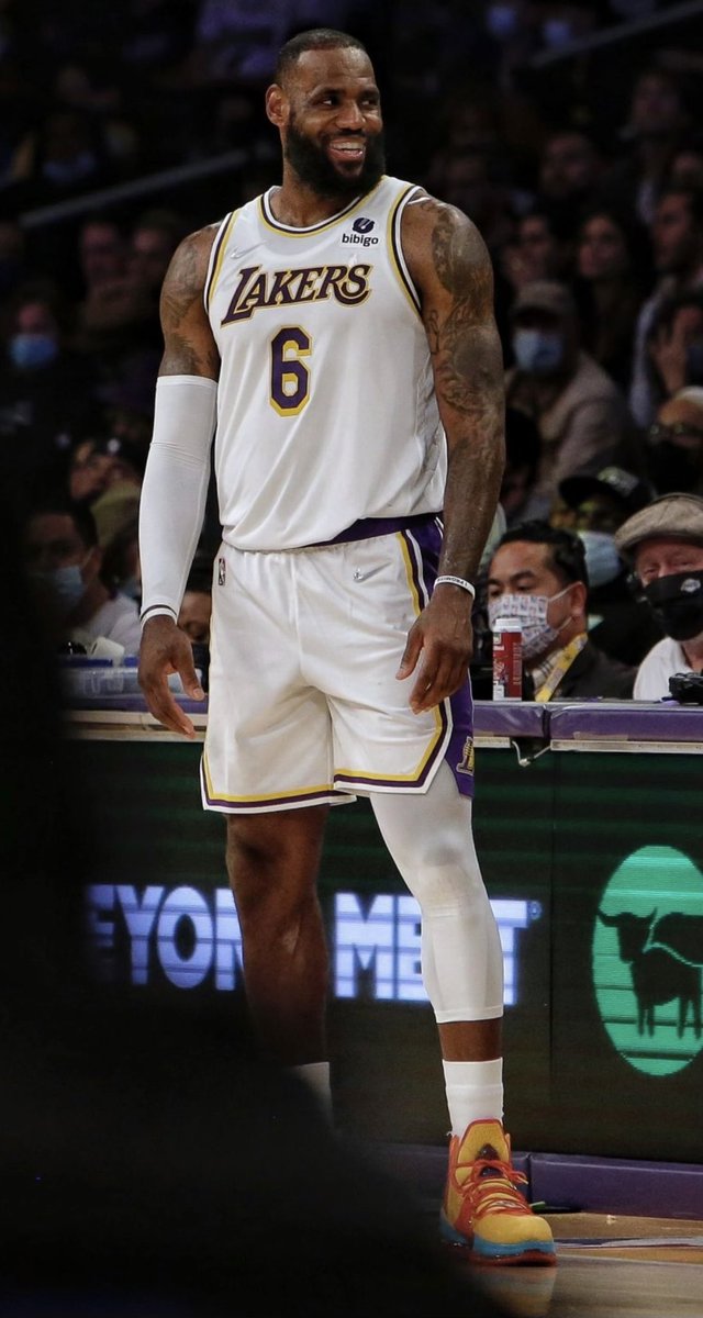 Lakers_World_Fr's tweet photo. 🍀CONCOURS 🍀

POUR FÊTER LE MOIS DE DÉCEMBRE , TENTE DE GAGNER UNE PAIRE DE LEBRON PORTÉ LORS DU MATCH CONTRE LE MAGIC & DALLAS LORS DE LA SAISON 2021-2022💜💛 !
 
Pour participer :   
- Follow @Lakers_World_Fr & @gabplst 
- Retweet & Like ce tweet

Tirage au sort le vendredi 20 décembre 😁