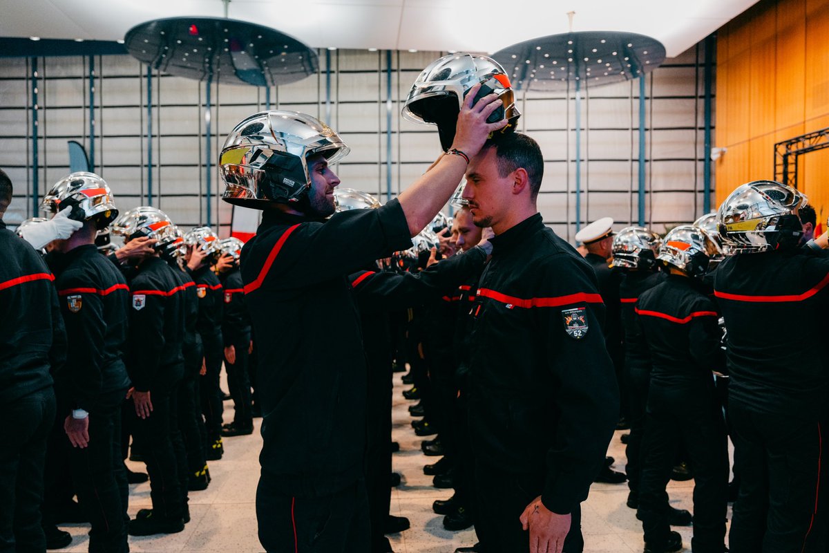 Pompiers13 tweet media